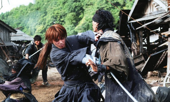 Kenshin (Takeru Sato) preparándose para enfrentar a Shishio. 